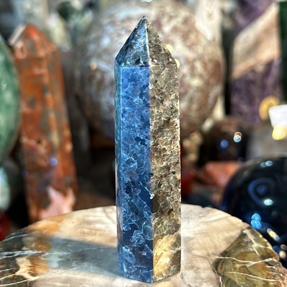 🔥SALE🔥 Larvikite Crystal Point! Glows With UV Light! - Picture 4 of 7